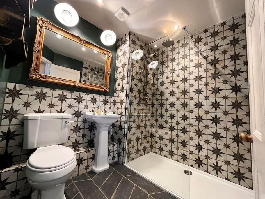 Blue Anchor House - Seaview, Hot Tub Apartments 외부 사진