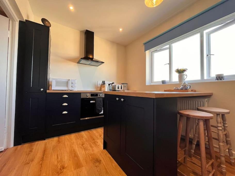 Blue Anchor House - Seaview, Hot Tub Apartments 외부 사진