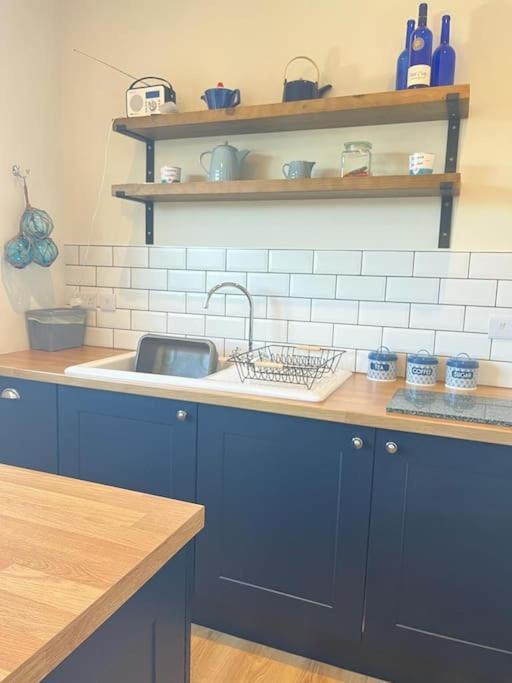 Blue Anchor House - Seaview, Hot Tub Apartments 외부 사진