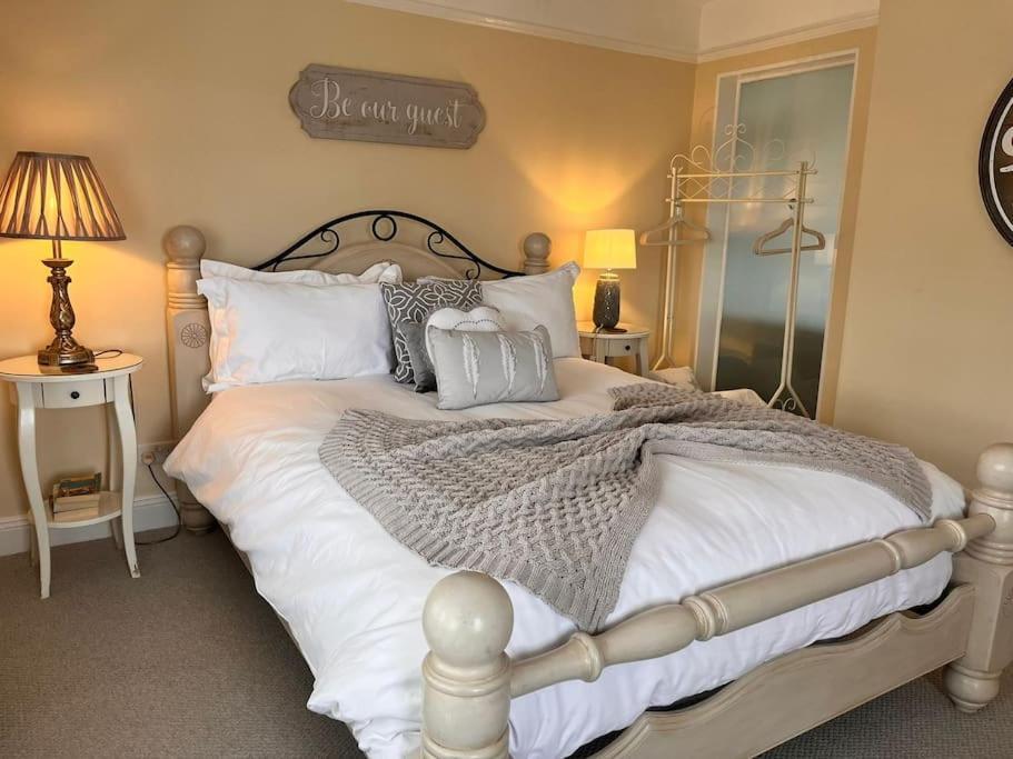 Blue Anchor House - Seaview, Hot Tub Apartments 외부 사진