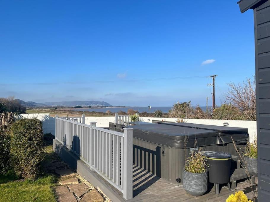 Blue Anchor House - Seaview, Hot Tub Apartments 외부 사진