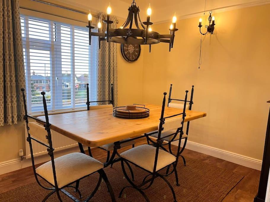 Blue Anchor House - Seaview, Hot Tub Apartments 외부 사진