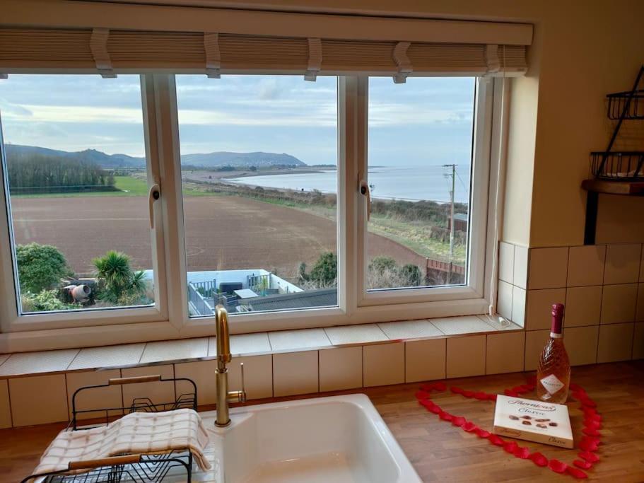 Blue Anchor House - Seaview, Hot Tub Apartments 외부 사진