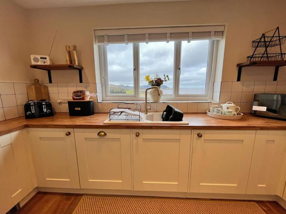 Blue Anchor House - Seaview, Hot Tub Apartments 외부 사진