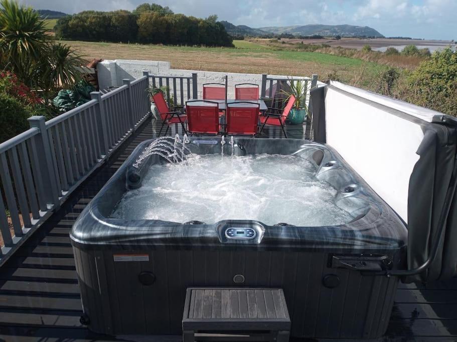 Blue Anchor House - Seaview, Hot Tub Apartments 외부 사진